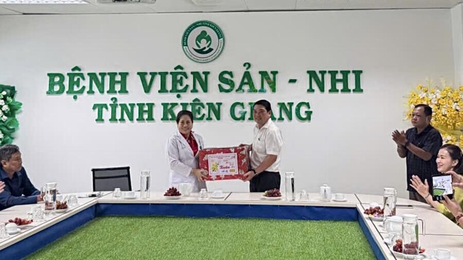 PHÓ CHỦ TỊCH UỶ BAN NHÂN DÂN TỈNH KIÊN GIANG THĂM, CHÚC TẾT NGUYÊN ĐÁN ẤT TỴ 2025