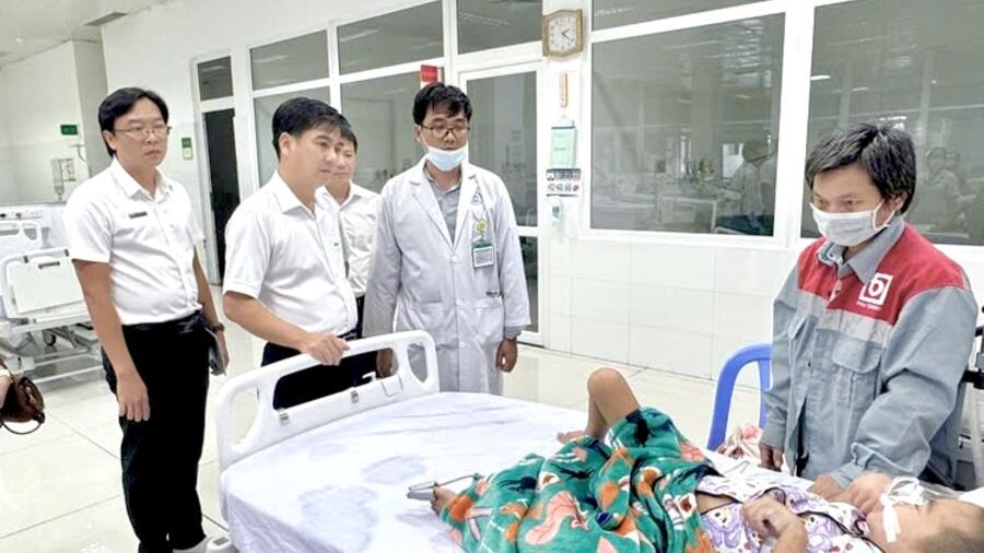 Nhóm thiện nguyện (BIDV) Kiên Giang trao tặng 50 triệu đồng hỗ trợ bệnh nhi có hoàn cảnh khó khăn tại Bệnh viện Sản - Nhi Kiên Giang